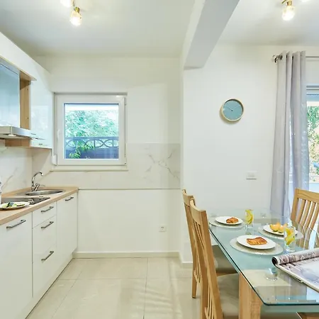 Hedera Estate, Hedera A36 Dubrownik