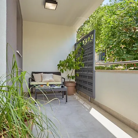 Hedera Estate, Hedera A36