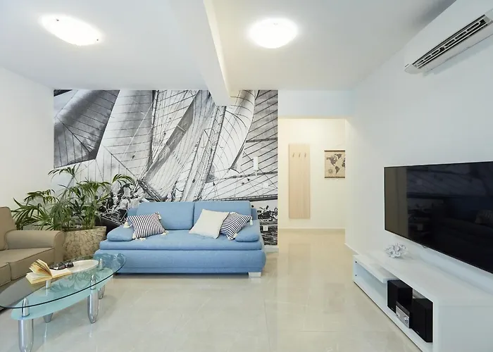 Hedera Estate, Hedera A36